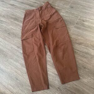 Lululemon Light Utilitech Cargo Pocket High-Rise PantRoasted Brown 2-4? Size